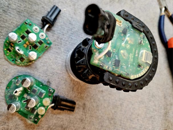 Solución a placas electrónicas Dyson Placa electrónica Dyson reparada en Dyflusat